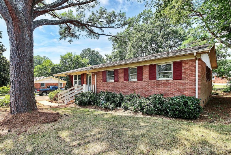 Property image 2 at 1497 Greenwood Lane, Rock Hill, SC 29730