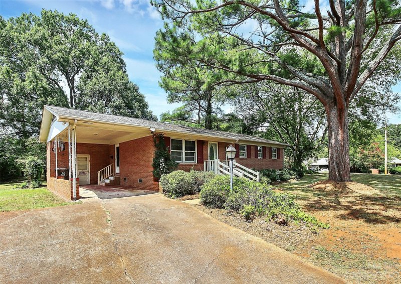 Property image 3 at 1497 Greenwood Lane, Rock Hill, SC 29730