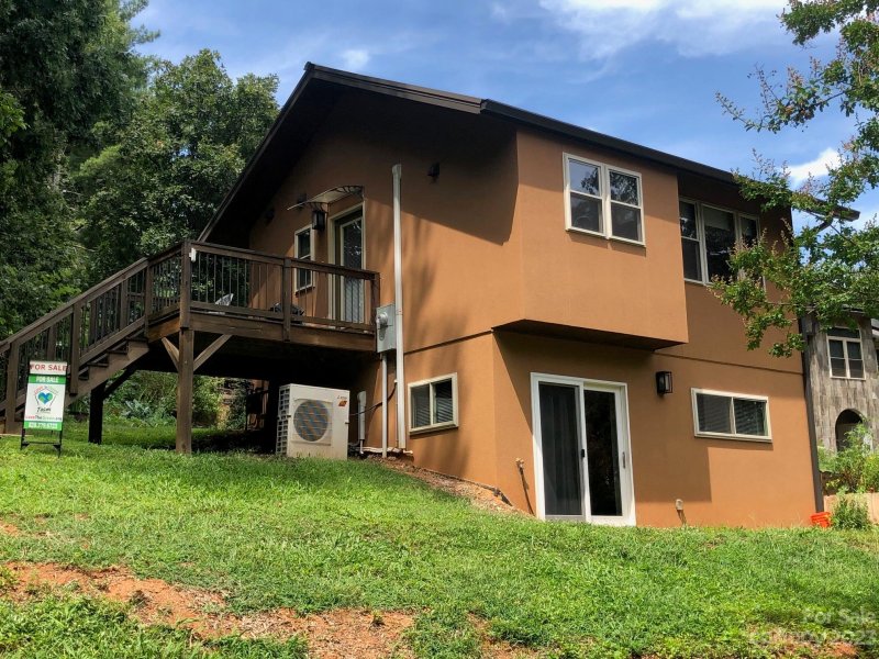 Property image 2 at 11 Wellspring Lane, Asheville, NC 28806