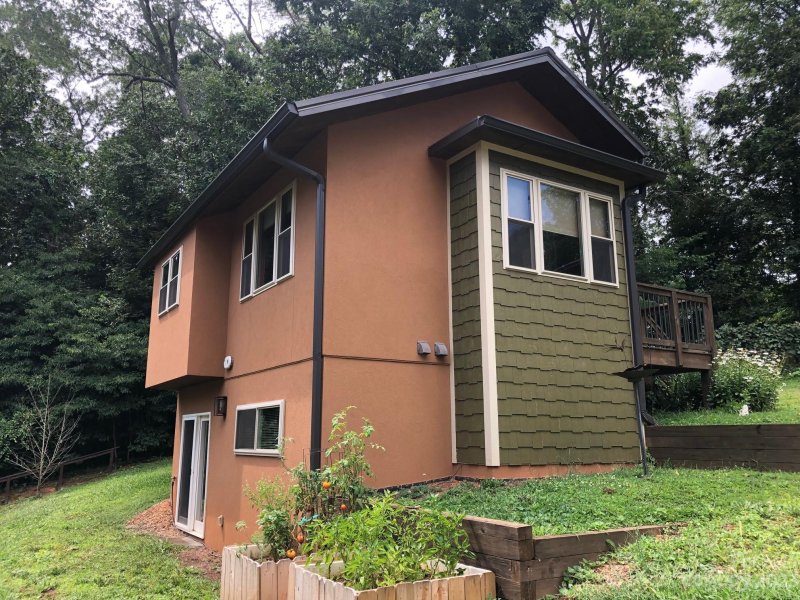 Property image 4 at 11 Wellspring Lane, Asheville, NC 28806