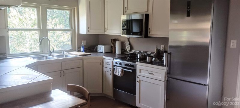 Property image 5 at 11 Wellspring Lane, Asheville, NC 28806