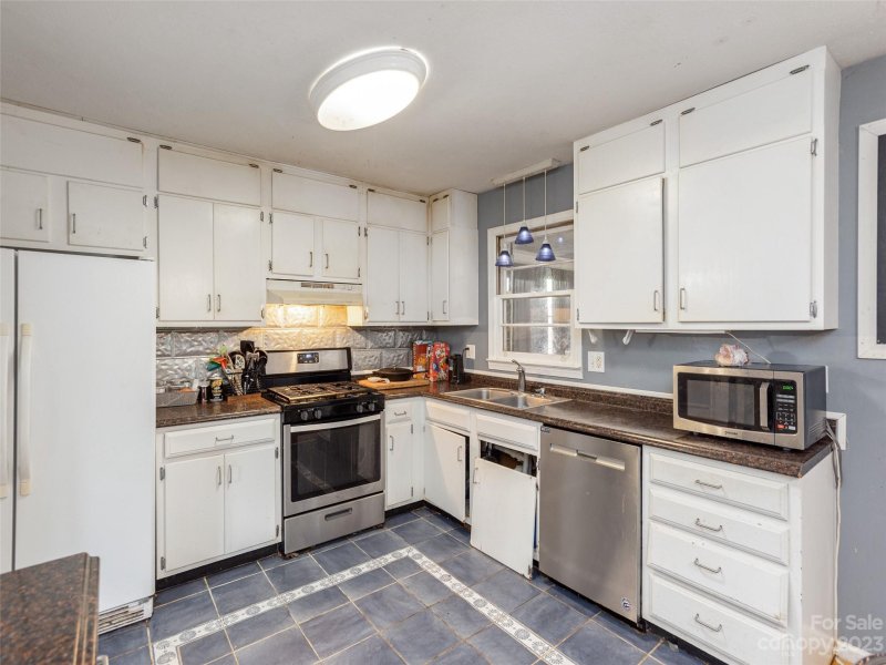 Property image 5 at 524 Pineland Road, Hendersonville, NC 28792