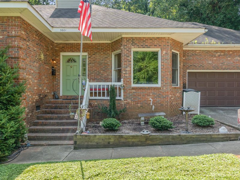 Property image 3 at 5601 Old Wicke Lane, Charlotte, NC 28208