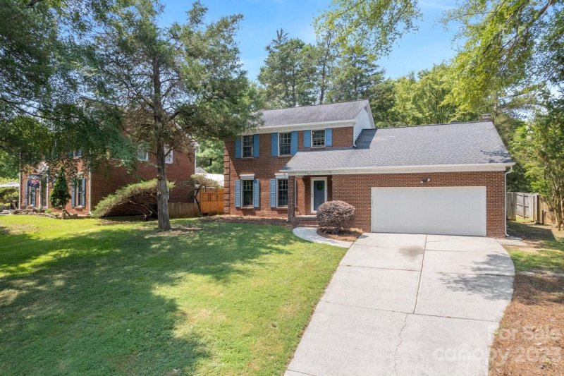 Property image 2 at 9814 Ridgemore Drive, Charlotte, NC 28277