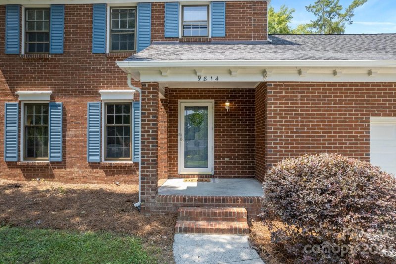 Property image 4 at 9814 Ridgemore Drive, Charlotte, NC 28277