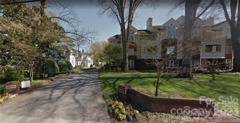 Property image 2 at 2715 Selwyn Avenue, Charlotte, NC 28209