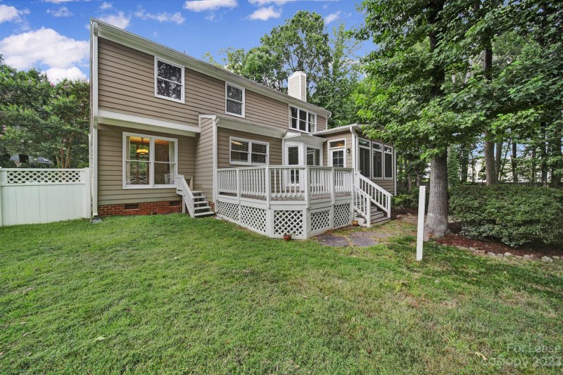 Property image 2 at 7105 Milhof Court, Charlotte, NC 28269