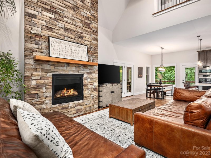 Property image 4 at 38 Starling Pass, Asheville, NC 28804