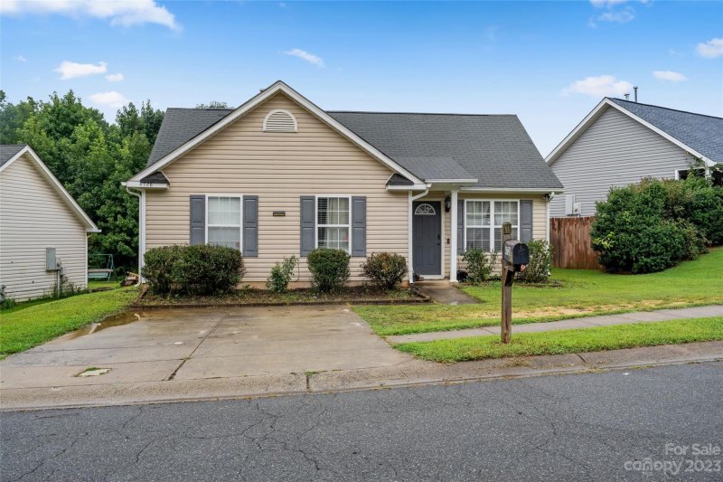 Property image 3 at 4728 Palm Breeze Lane, Charlotte, NC 28208