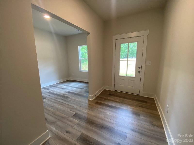 Property image 3 at 4916 Casino Drive, Charlotte, NC 28216