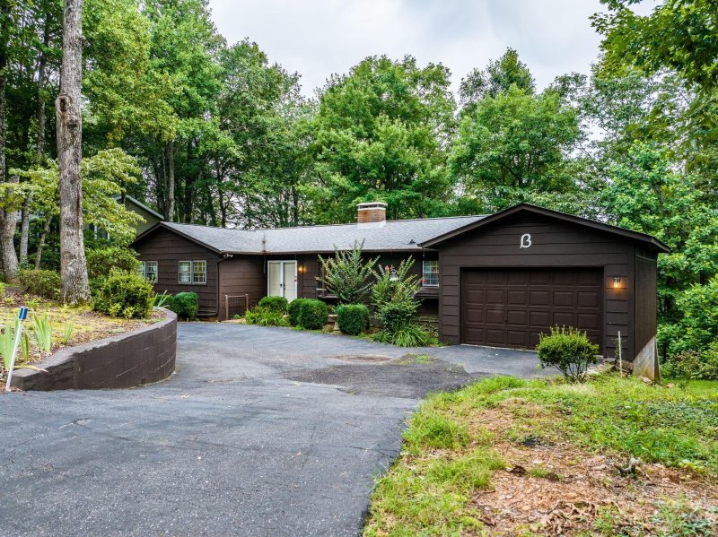 Property image 2 at 5475 Pine Ridge Drive, Connelly Springs, NC 28612