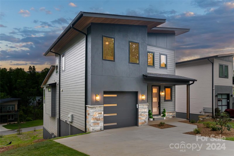 Property image 2 at 305 Iron Ridge Loop, Asheville, NC 28806