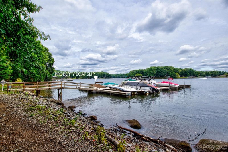 Property image 2 at 315 Beaten Path Road, Mooresville, NC 28117