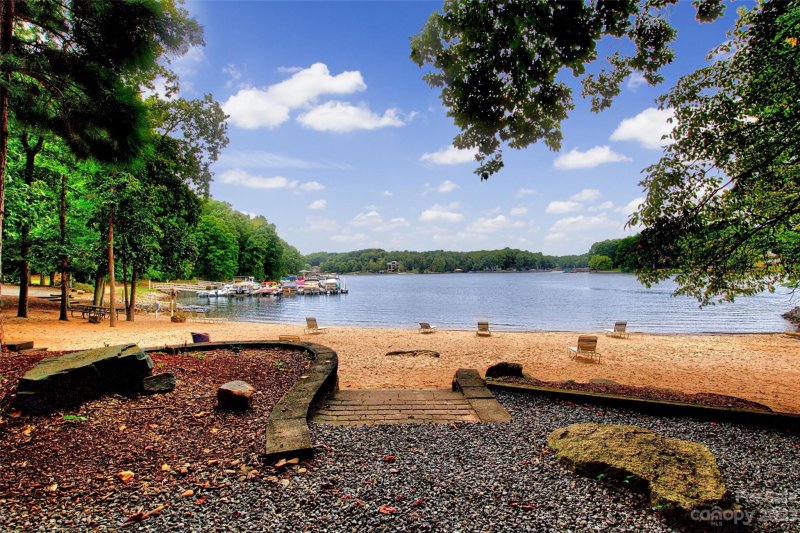 Property image 3 at 315 Beaten Path Road, Mooresville, NC 28117