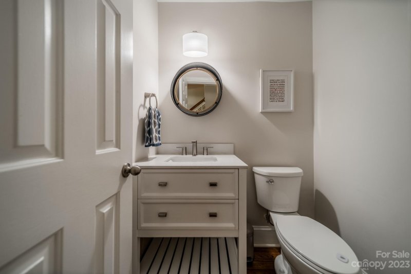 Property image 5 at 6923 Chatford Lane, Charlotte, NC 28210