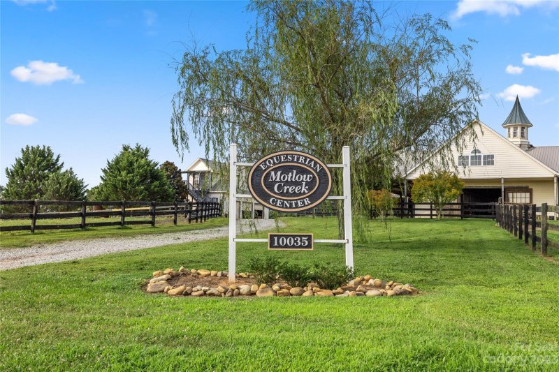 Property image 4 at 10035 New Cut Road, Campobello, SC 29322