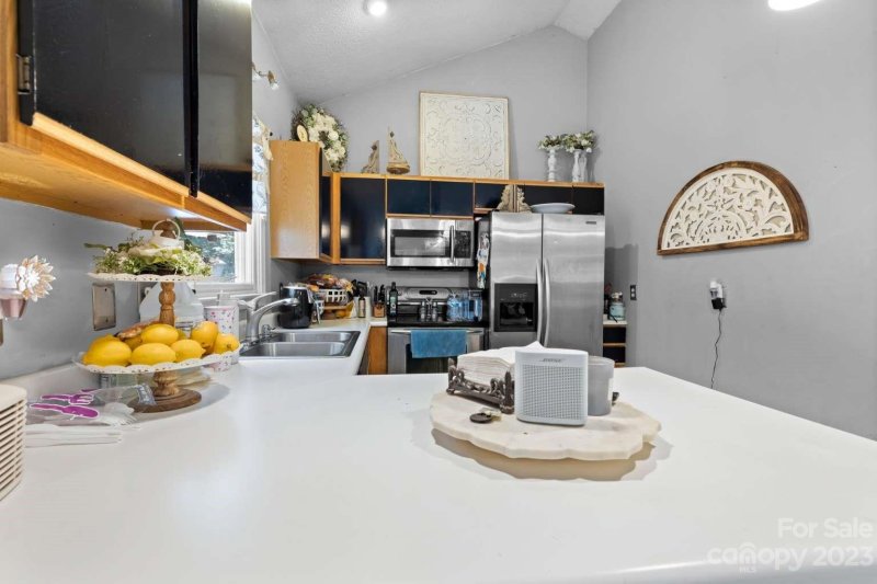 Property image 4 at 8 Summer Savory Court, Flat Rock, NC 28731