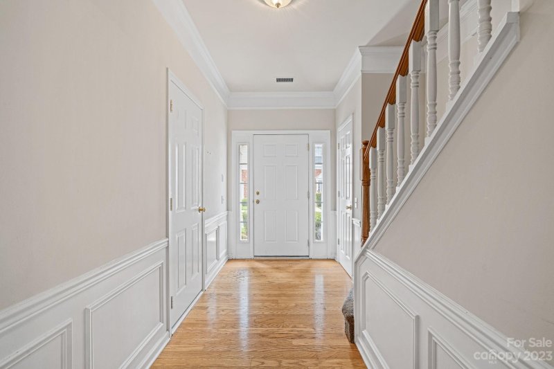 Property image 3 at 2919 Castleberry Court, Charlotte, NC 28209