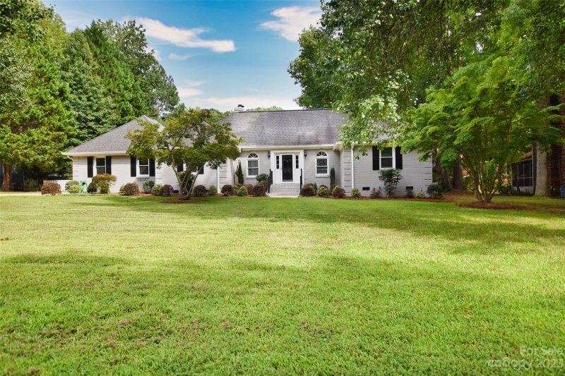 1161 Candlelight Drive