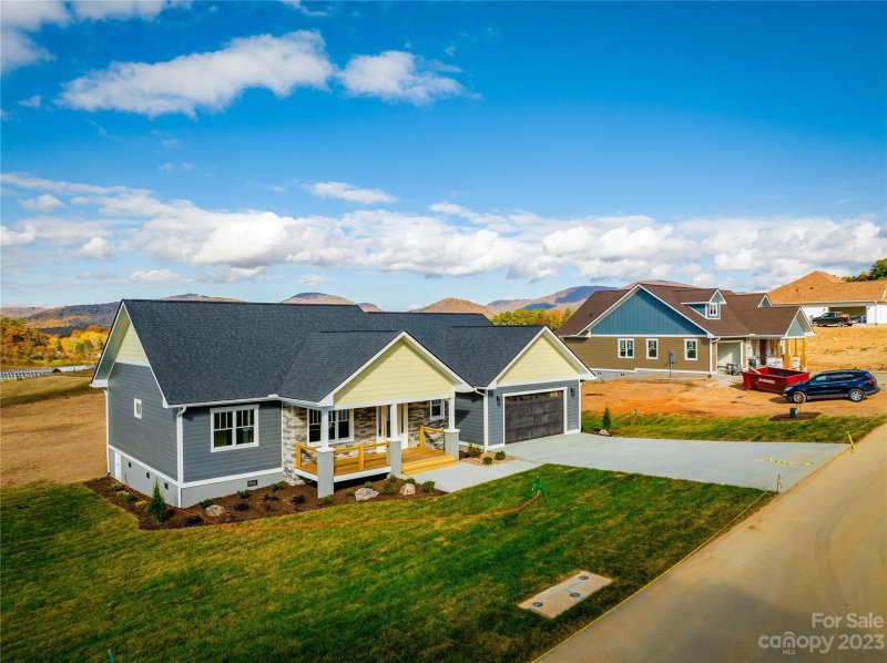 Property image 5 at 111 Maple Knoll Drive, Hendersonville, NC 28792