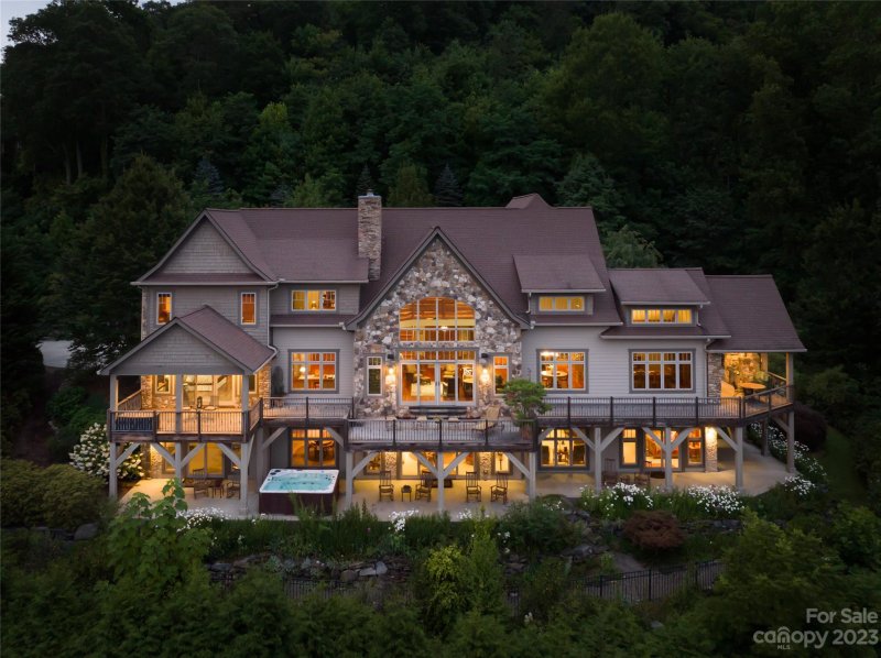 Property image 2 at 99 Crestridge Drive, Asheville, NC 28803