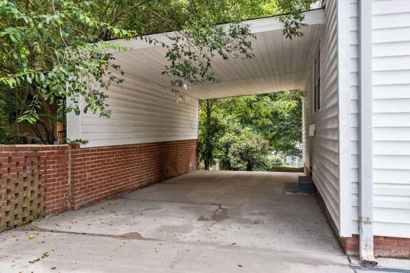 Property image 3 at 114 Hillcrest Drive, Bessemer City, NC 28016