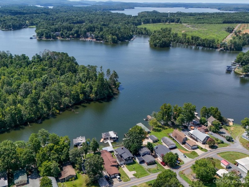 Property image 3 at 660 Pinehaven Drive, New London, NC 28127