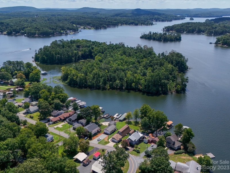 Property image 4 at 660 Pinehaven Drive, New London, NC 28127