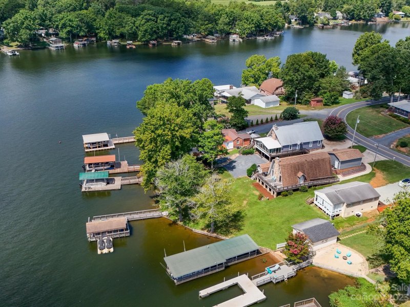 Property image 5 at 660 Pinehaven Drive, New London, NC 28127