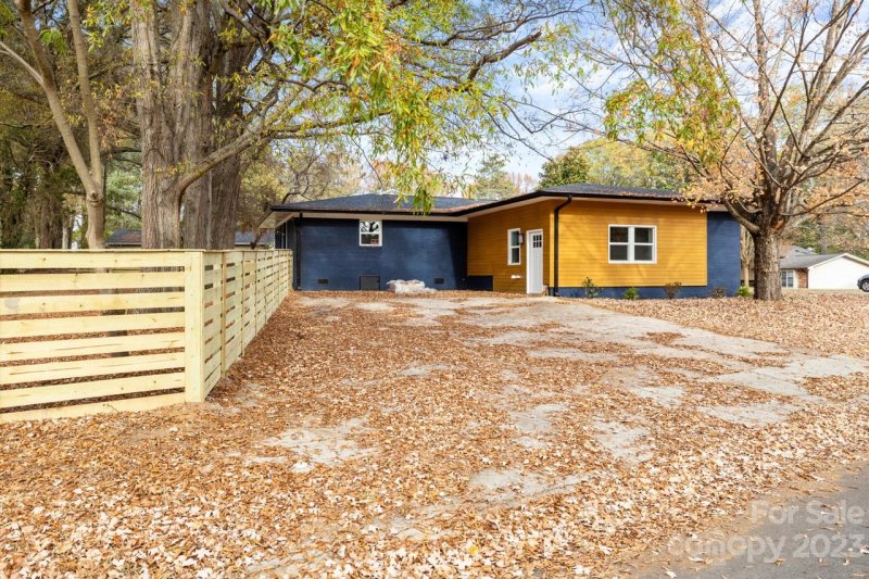 Property image 3 at 3701 Winterfield Place, Charlotte, NC 28205