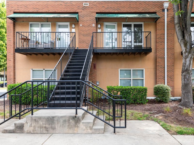 Property image 2 at 452 S Main Street, Davidson, NC 28036