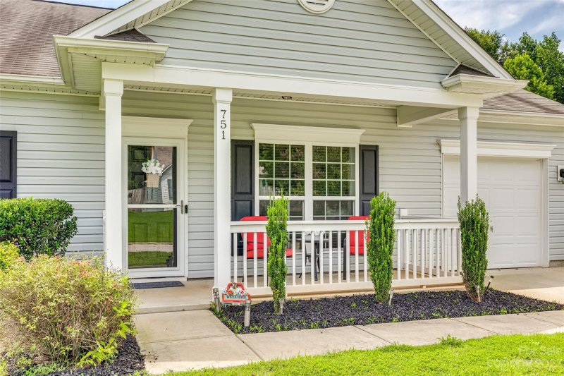 751 Victory Gallop Avenue