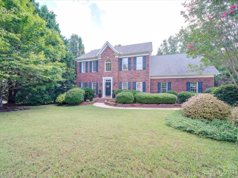 Property image 2 at 6930 Olde Sycamore Drive, Mint Hill, NC 28227