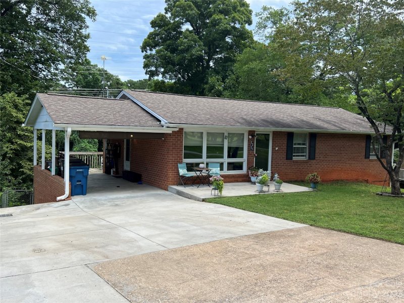 3255 Wilson Heights Street