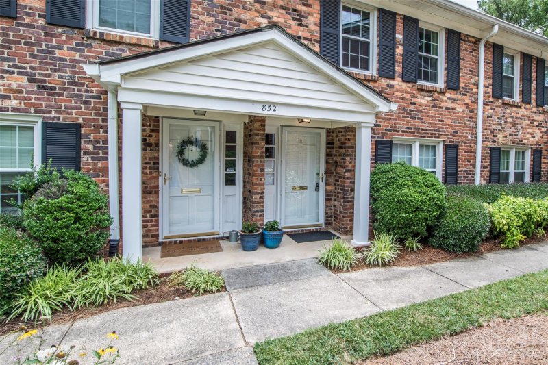 Property image 2 at 852 Mcalway Road, Charlotte, NC 28211