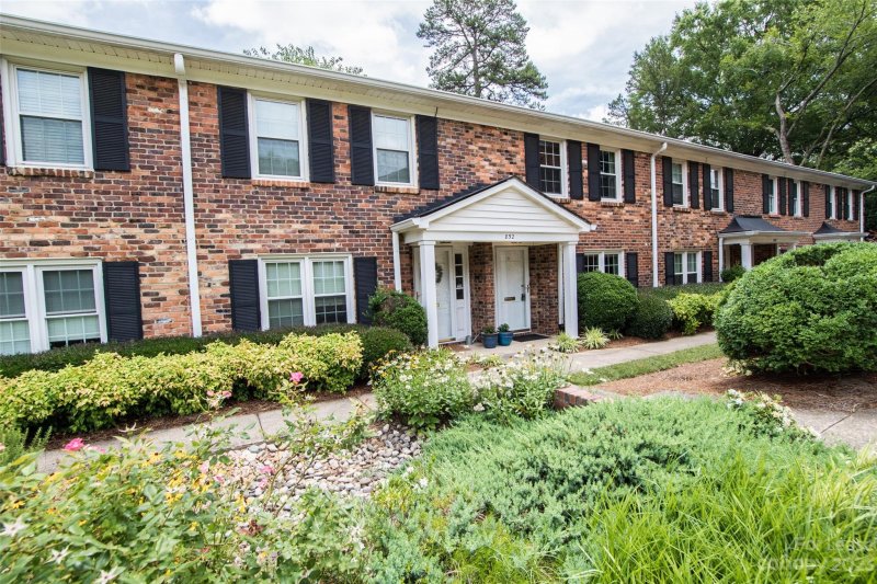 Property image 3 at 852 Mcalway Road, Charlotte, NC 28211