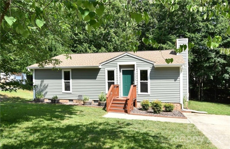 Property image 2 at 8204 Chrisbry Lane, Charlotte, NC 28215