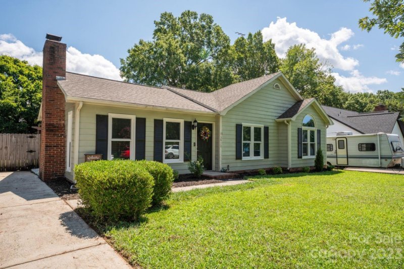 Property image 2 at 3912 Coopersdale Road, Charlotte, NC 28273