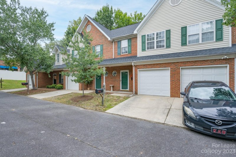 Property image 2 at 2226 Lennoxshire Square Court, Charlotte, NC 28210