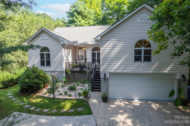 15 Autumn Glen Court