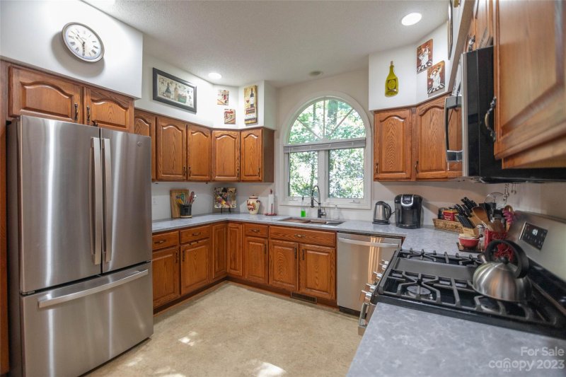 Property image 4 at 15 Autumn Glen Court, Brevard, NC 28712