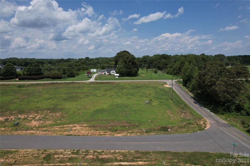 Property image 2 at 1030 Rolling Meadows Drive, Mooresville, NC 28115