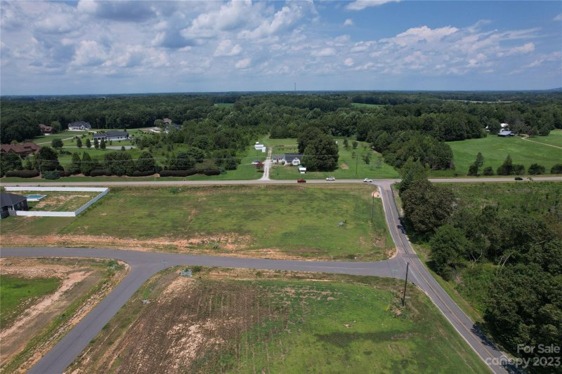 Property image 3 at 1030 Rolling Meadows Drive, Mooresville, NC 28115