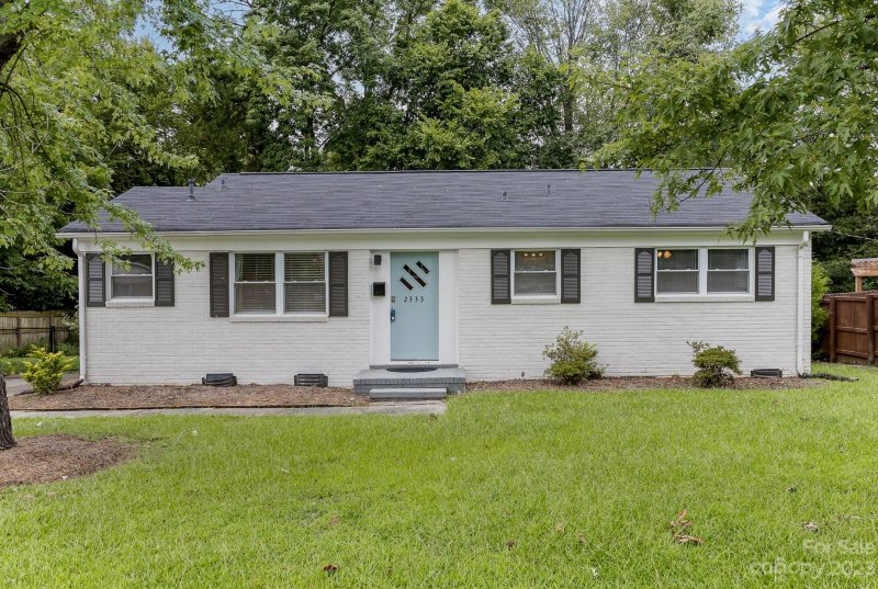 Property image 2 at 2333 Birchcrest Drive, Charlotte, NC 28205