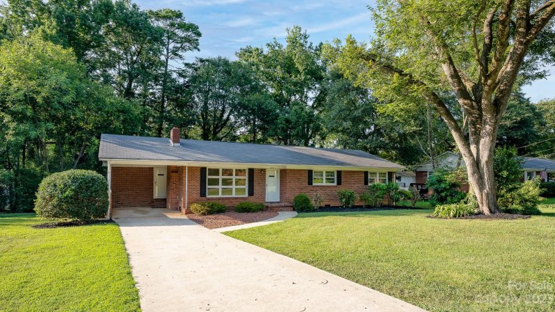 Property image 2 at 2035 Carol Drive, Gastonia, NC 28054