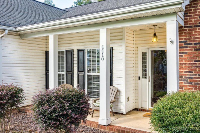 Property image 2 at 4410 Chadsworth Court, Charlotte, NC 28269