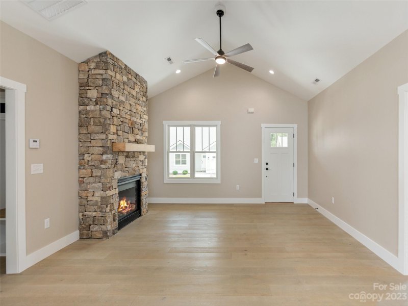 Property image 4 at 114 Olde Oak Way, Hendersonville, NC 28792