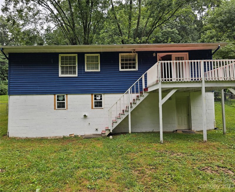 Property image 3 at 36 Lancelot Lane, Asheville, NC 28806