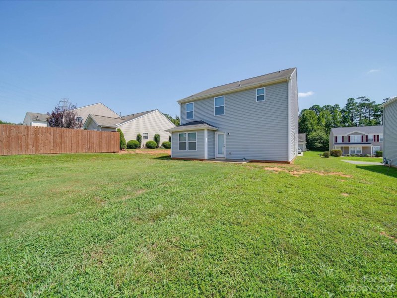 Property image 2 at 3207 Pikes Peak Drive, Gastonia, NC 28052