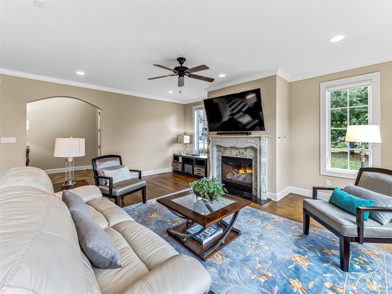 Property image 4 at 19 Chantilly Drive, Asheville, NC 28804